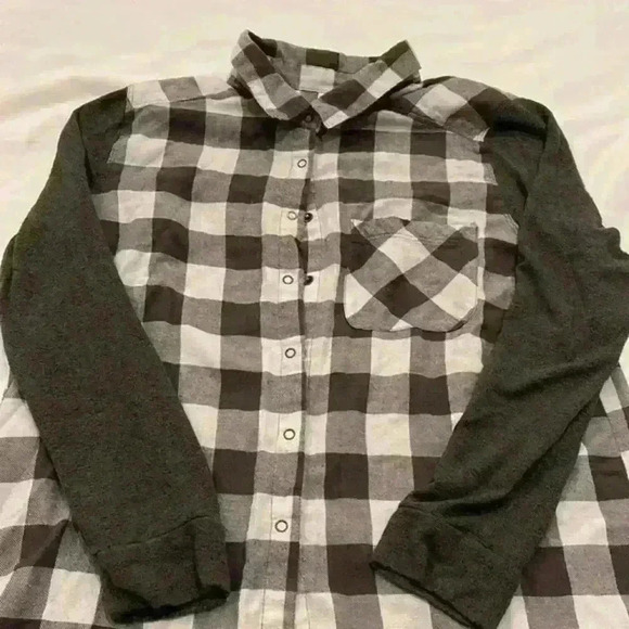 Make + Model Long Sleeve Plaid Shirt‎ - Picture 3 of 4